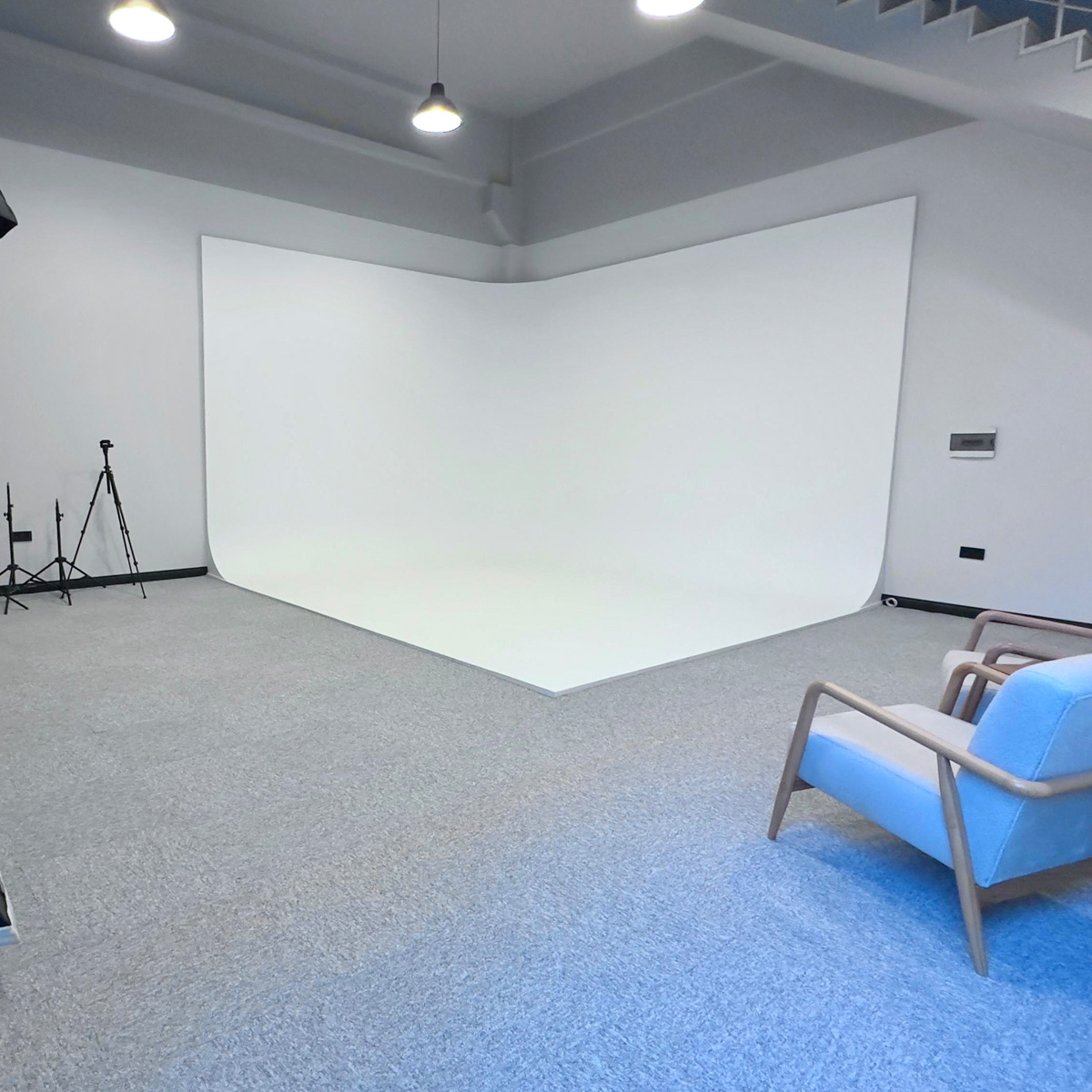 Adese Studio Background