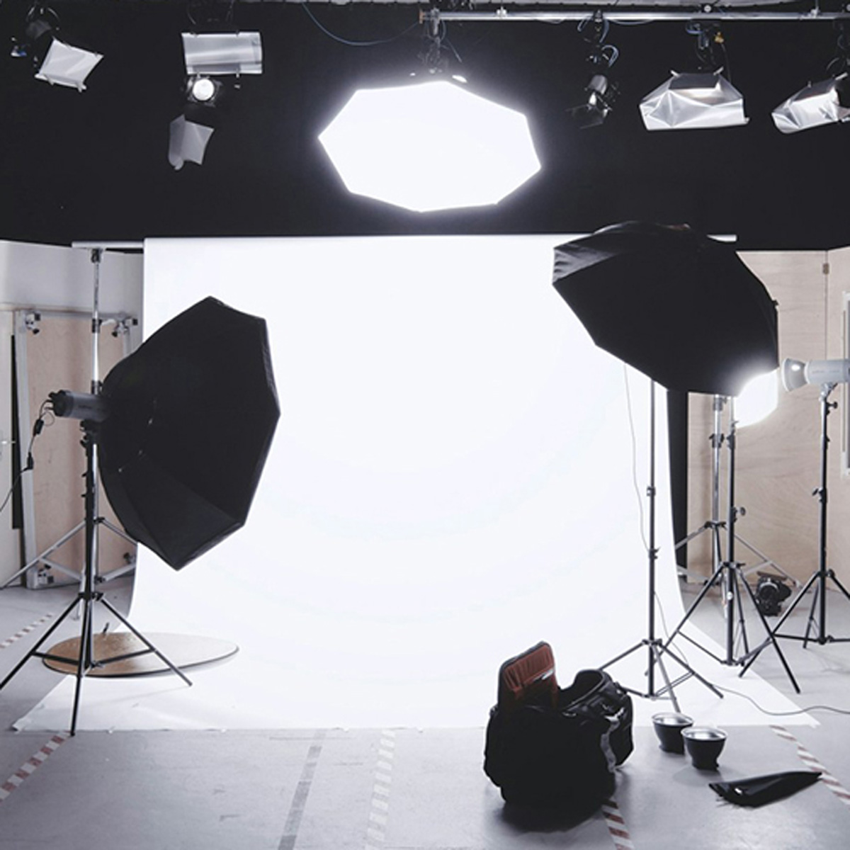 Adese Studio Background